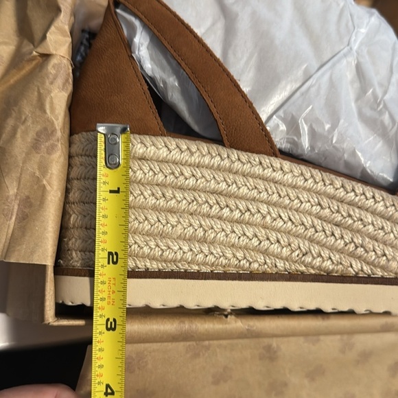 🆕 Lucky Brand “Carolina” Wedges wCrisscross Straps. 10. Brand New wBox!!💥💥 - Picture 11 of 12